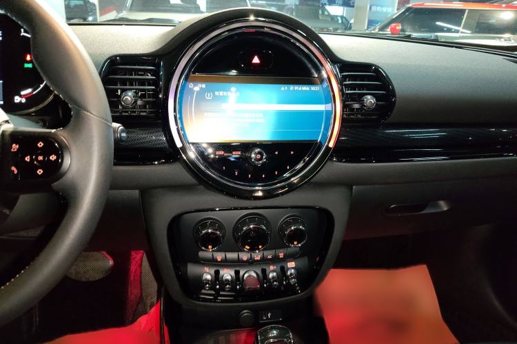 Used  Clubman 2023 1.5T COOPER Connoisseur
