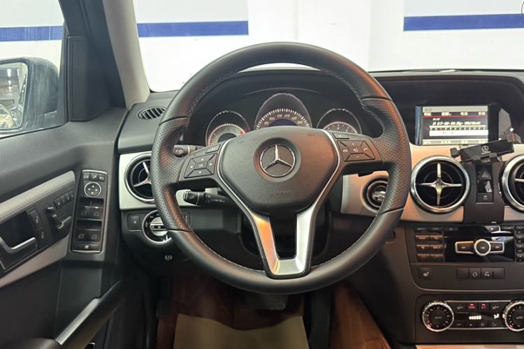 Used Mercedes-Benz GLK-Class 2013 GLK 300 4MATIC Dynamic Sunroof Model
