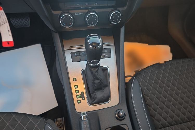 Used Skoda Octavia 2019 1.5L Automatic Smart Drive Luxury Edition China V Standard
