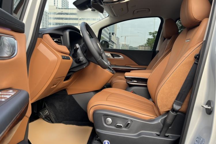 Used Hongqi HQ9 2023 2.0T Smart Connect Flagship Edition
