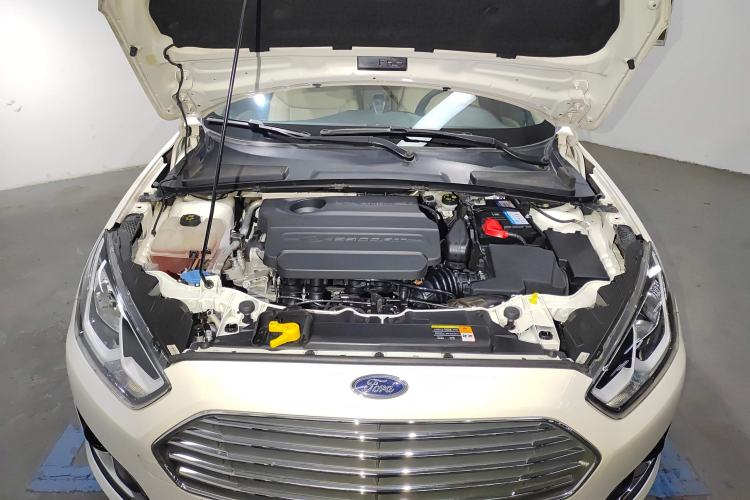 Used Ford Escort 2015 1.5L Automatic Fashion Model
