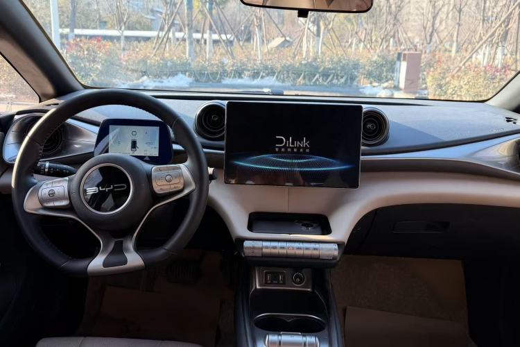 Used BYD Dolphin 2023 420 km Fashion Edition
