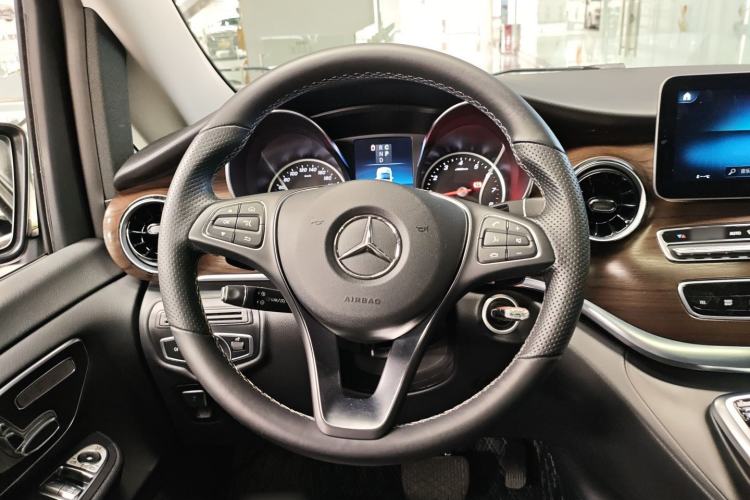 Used Mercedes-Benz V-Class 2021 V 260 Avantgarde Edition
