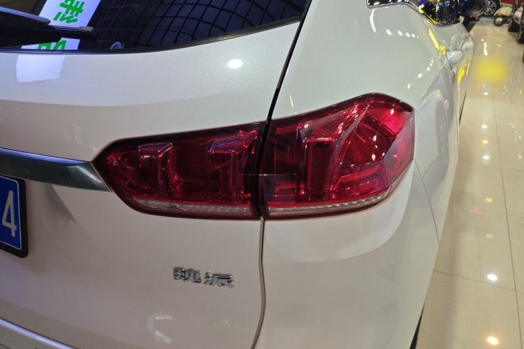 Used Wey VV5 2019 Upgraded Model 2.0T Two-Wheel Drive Ultra-Luxury Version China V Standard
