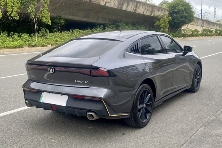 Used Changan UNI-V iDD 2023 ZhiDian iDD 1.5T 113km Smart & Fun Version