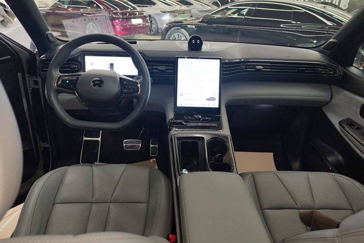 Used Nio ES8 2022 75 kWh Signature Edition Six-Seater
