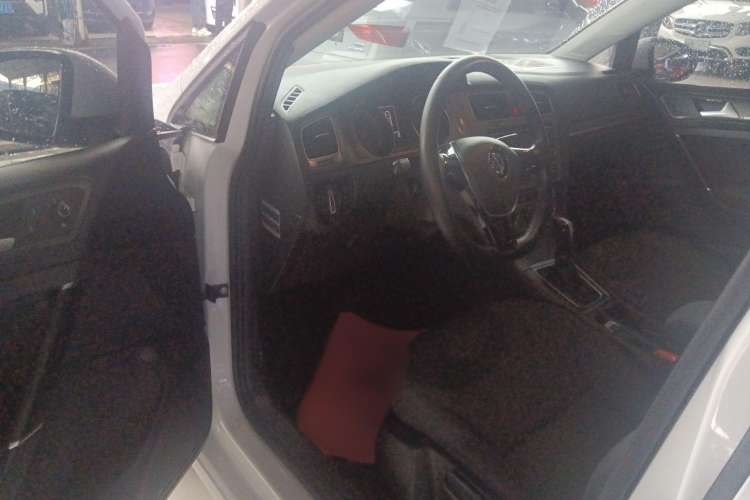 Used Volkswagen Golf 2015 1.4TSI Automatic Comfort Model
