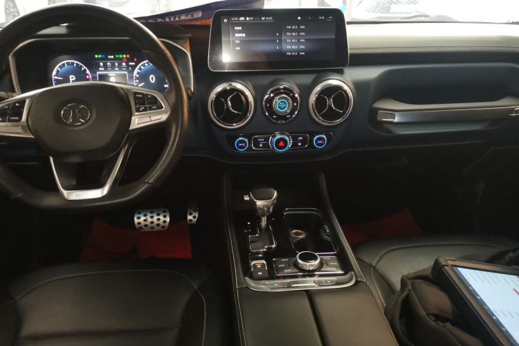 Used Beijing Auto BJ40 2018 PLUS 2.3T Automatic Four-Wheel Drive Flagship Version China V Emission Standard
