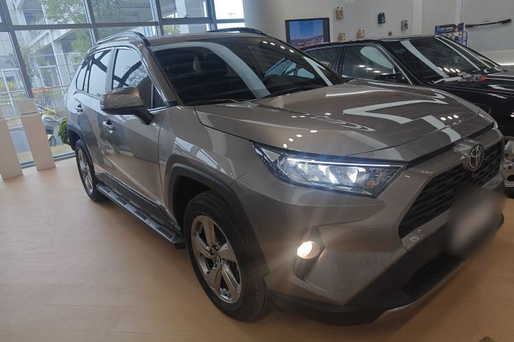 Used Toyota RAV4 2022 2.0L CVT Two-Wheel Drive Fashion Plus Edition
