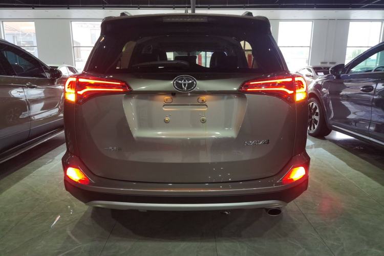 Used Toyota RAV4 2016 2.0L CVT Two-Wheel Drive Smart Edition China V Standard
