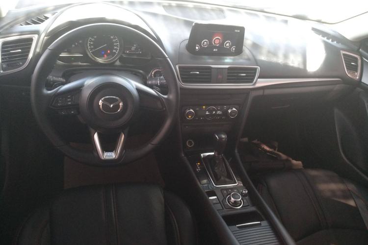 Used Mazda Mazda 3 Axela 2017 Hatchback 2.0L Automatic Luxury Model Emission Standard China V

