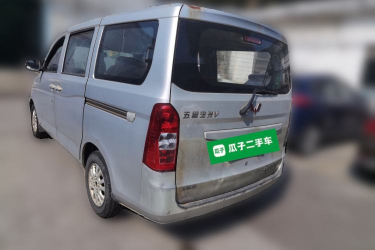 Used Wuling Rongguang V 2015 1.2L Standard Version
