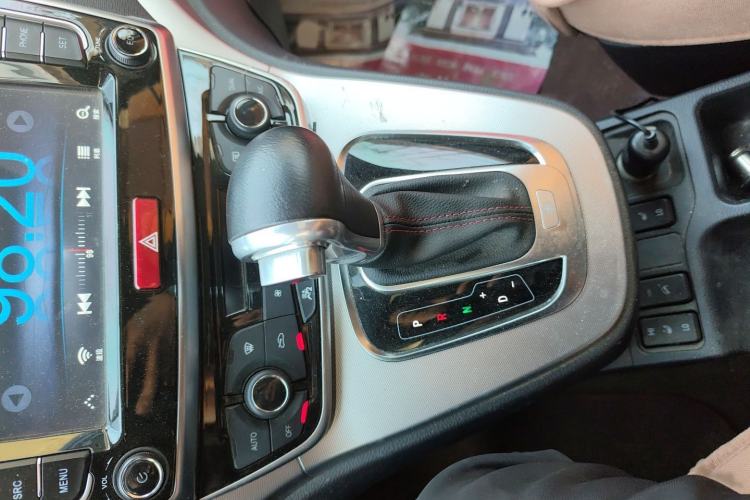 Used Haval H6 2015 Sport Edition 1.5T Automatic Two-Wheel Drive Luxury Model
