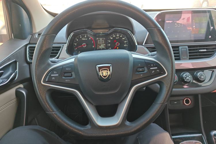 Used Baojun 310W 2017 1.5L Manual Fashion Model China V
