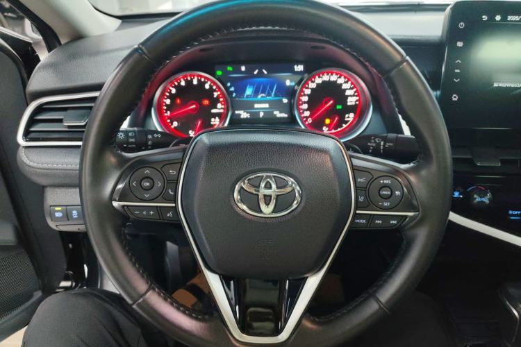 Used Toyota Camry 2023 2.0S Knight Edition
