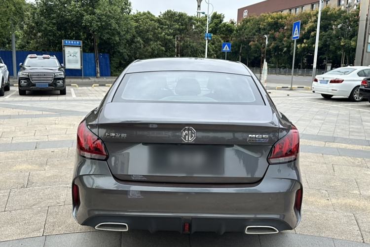 Used MG 5 2021 180 DVVT CVT Youth Luxury Edition
