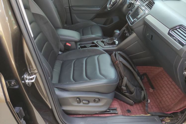 Used Volkswagen Tiguan L 2017 330TSI Automatic Two-Wheel Drive Luxury Edition
