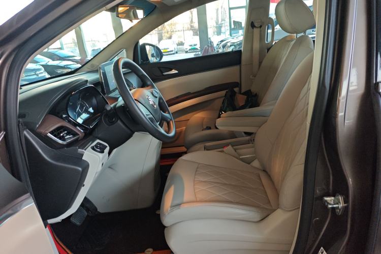 Used Buick GL8 2022 Land Cruiser Executive Class 652T Comfort Model
