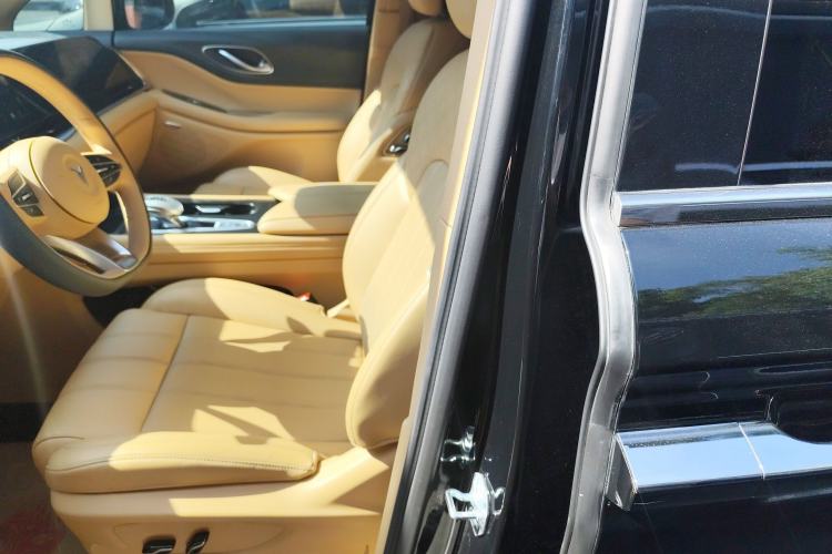 Used VOYAH Dream 2024 PHEV Extended-Range Premium Edition
