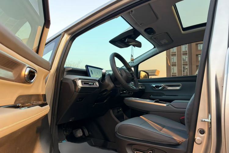 Used AION Y 2023 Younger Star Edition