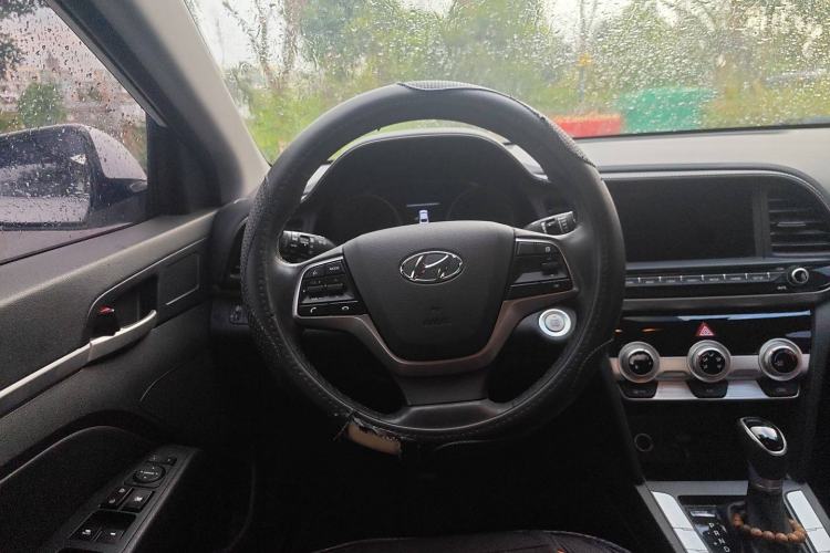 Used Hyundai Elantra 2019 1.5L CVT Smart & Luxurious Trim
