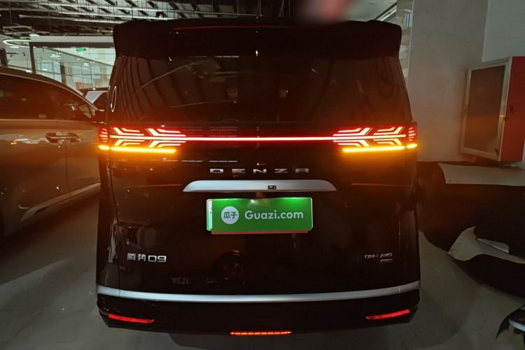 Used Denza D9 2025 DM-i Intelligent Drive 1020 Four-Wheel Drive Flagship Model