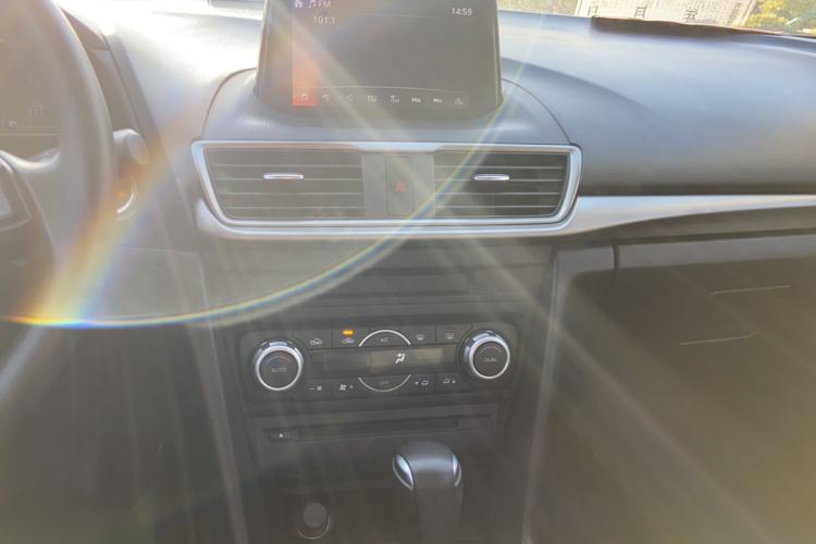 Used Mazda Mazda 3 Axela 2017 Sedan 1.5L Automatic Luxury Model Emission Standard China V
