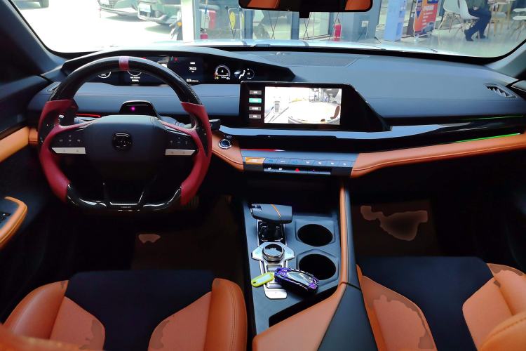 Used Changan UNI-V 2023 2.0T Leading-Speed Edition
