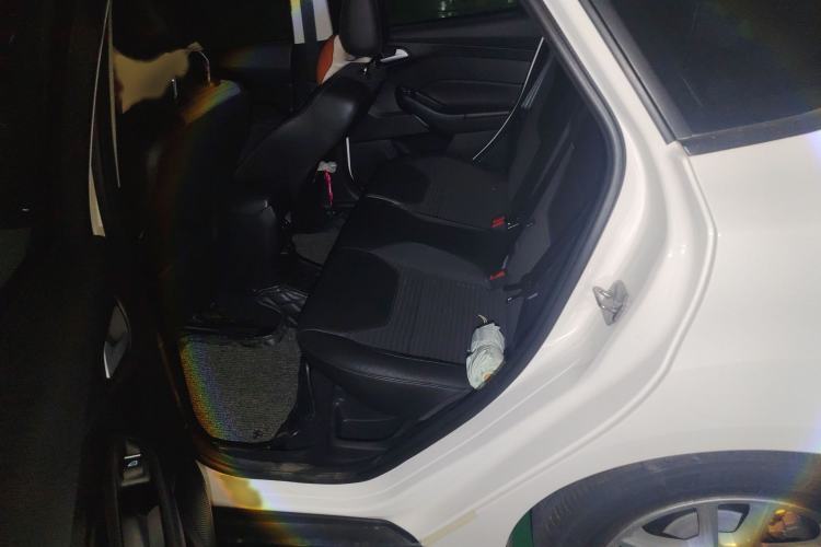 Used Ford Focus 2015 Hatchback 1.6L Automatic Fashion Edition
