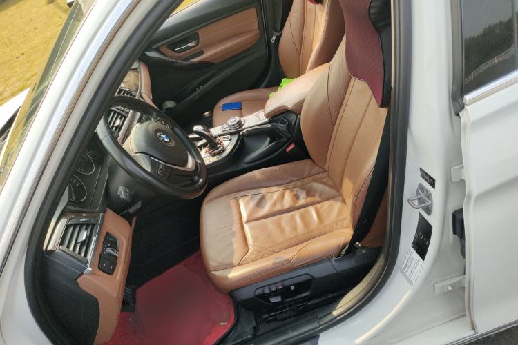 Used BMW 3 Series 2013 Facelift 320Li Fashion Design Package