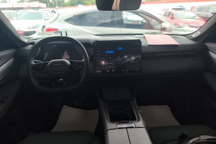 Used Lynk & Co 08 EM-P 2023 120km Long-Range Pro
