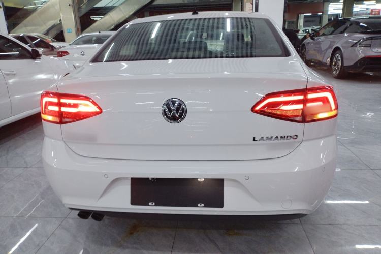 Used Volkswagen Lamando 2017 230TSI DSG Fashion Edition
