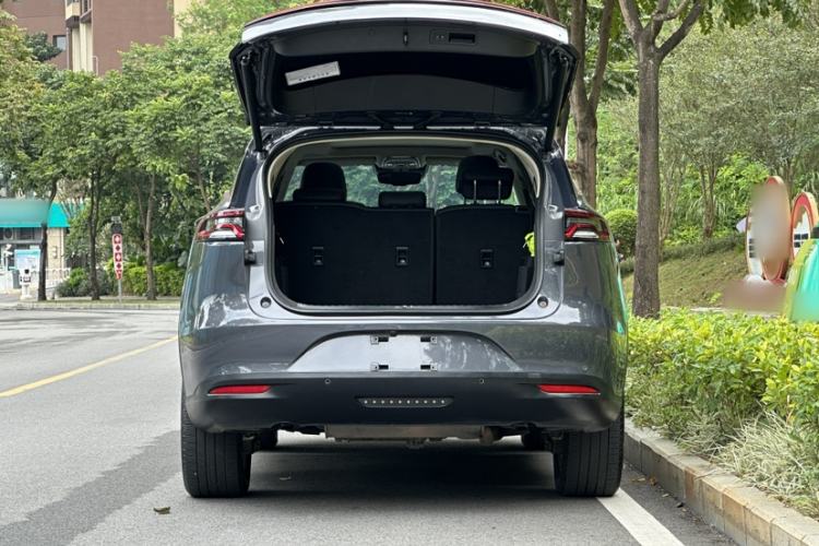 Used BYD Tang New Energy 2018 DM 2.0T All-Wheel Drive Smart Connectivity Luxury Model 7 Seats China V Emission Standard
