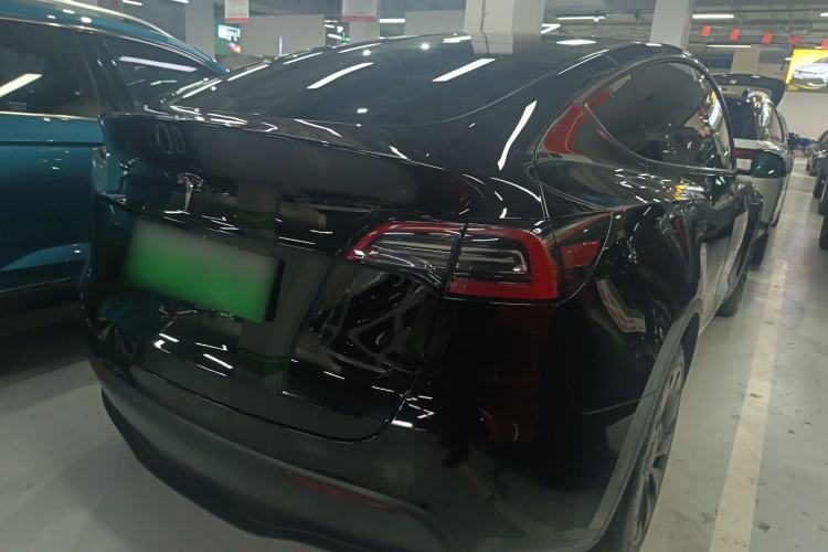 Used Tesla Model Y 2022 Long-Range All-Wheel-Drive Version