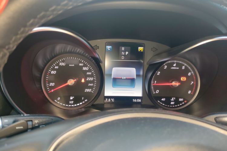 Used Mercedes-Benz GLC 2017 GLC 260 4MATIC Luxury Model
