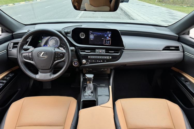 Used Lexus ES 2021 300h Excellence Edition