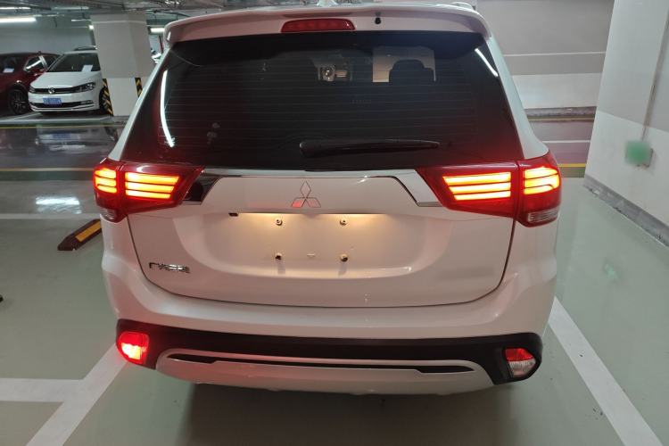 Used Mitsubishi Outlander 2019 2.0L Two-Wheel Drive Comfort Edition 5 Seats China V Standard