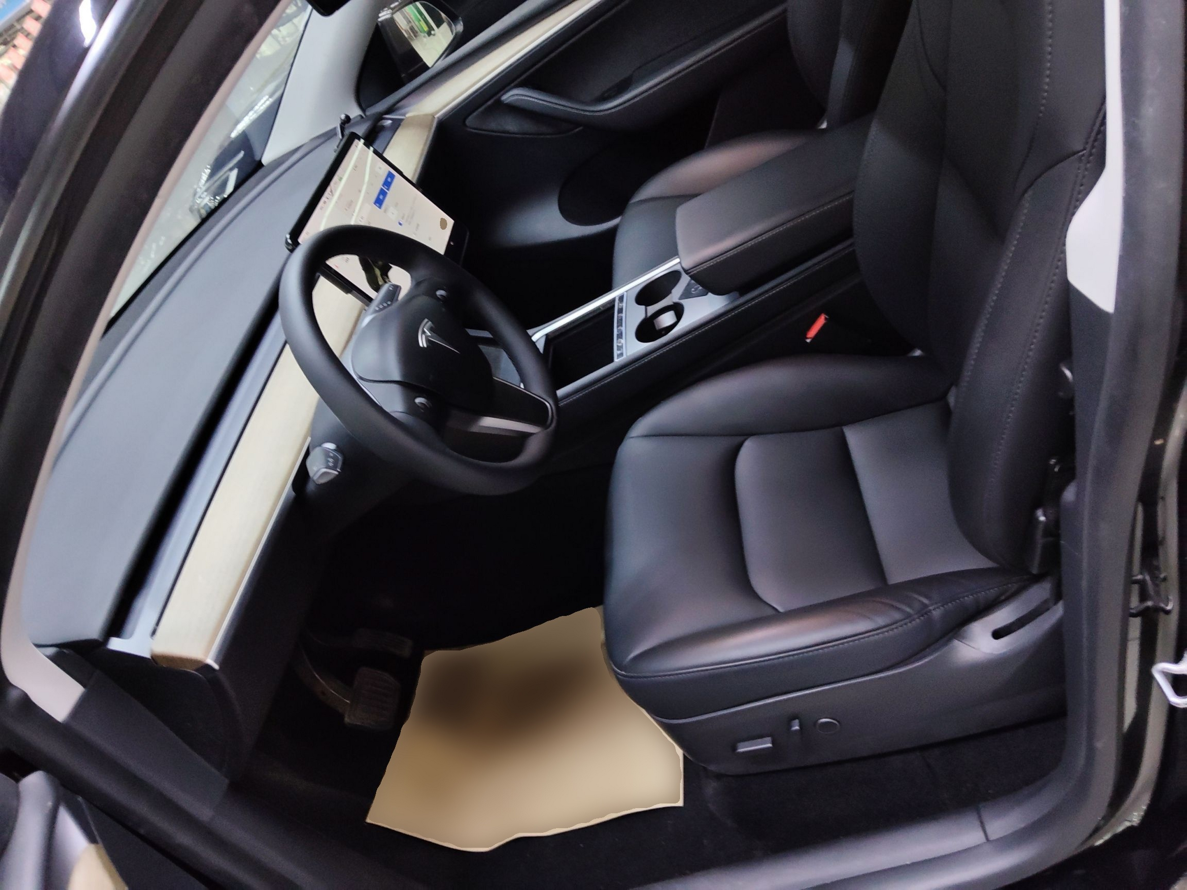 Переднее сиденье в автомобиле