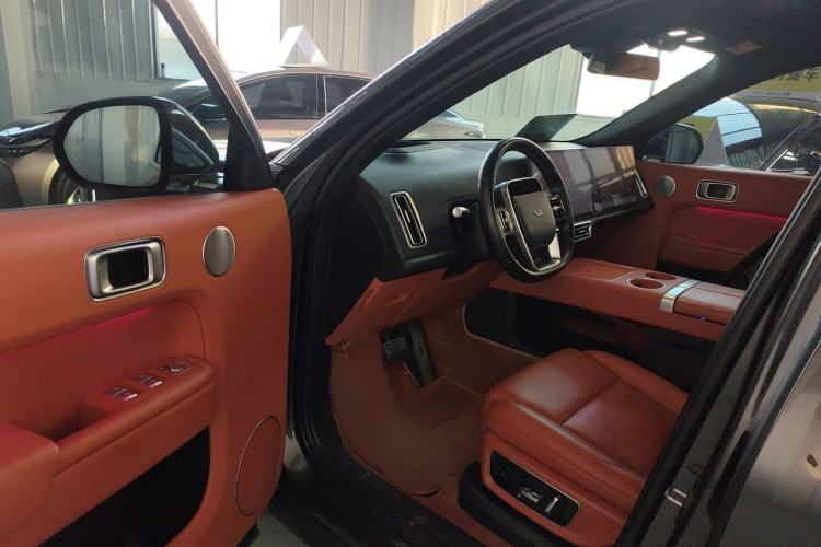 Used Li Auto L8 2023 Pro Model
