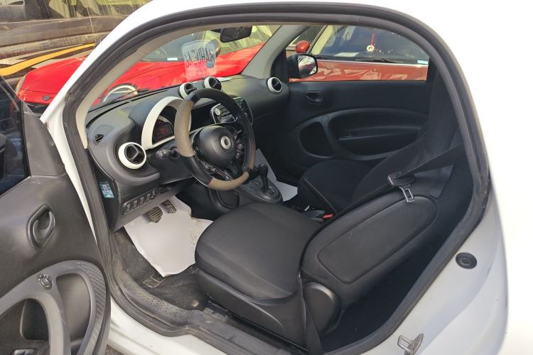 Used  fortwo 2018 1.0L 52kW Hardtop Dynamic Version China V
