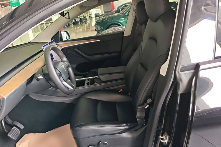 Used Tesla Model Y 2022 Rear-Wheel-Drive Version
