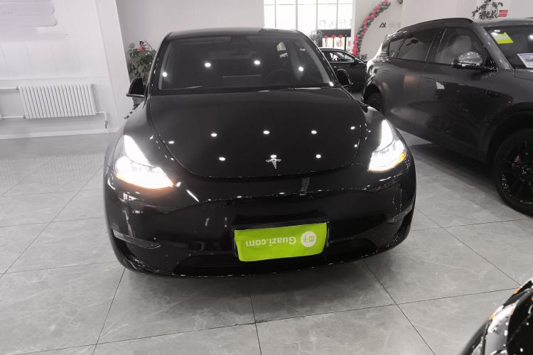 Used Tesla Model Y 2023 Long-Range All-Wheel-Drive Version
