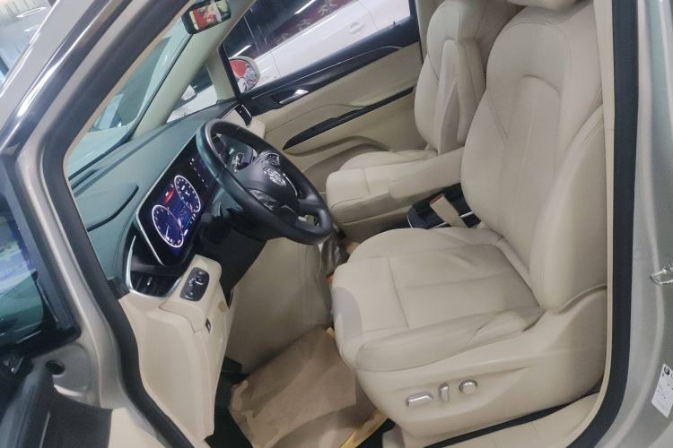 Used Buick GL8 2022 ES Landtrek 653T Luxury Edition
