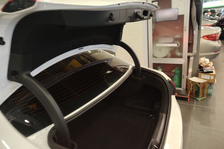 Used Mercedes-Benz A-Class 2022 Second Facelift A 200 L Sport Sedan Fashion Version
