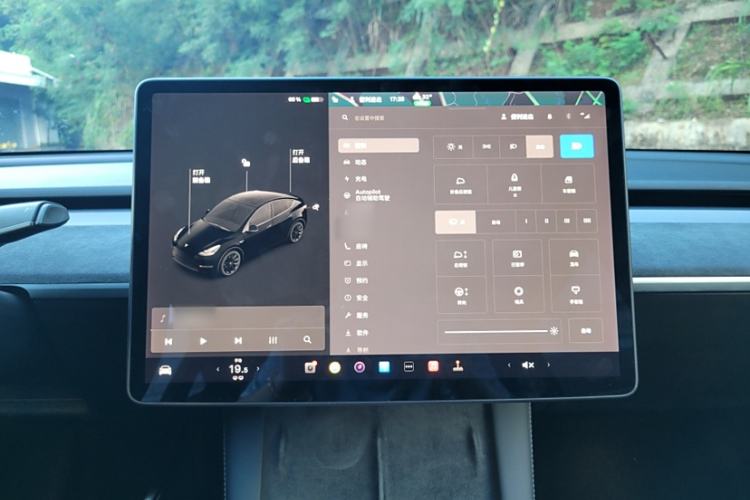 Used Tesla Model Y 2021 Long-Range All-Wheel-Drive Version 3D7
