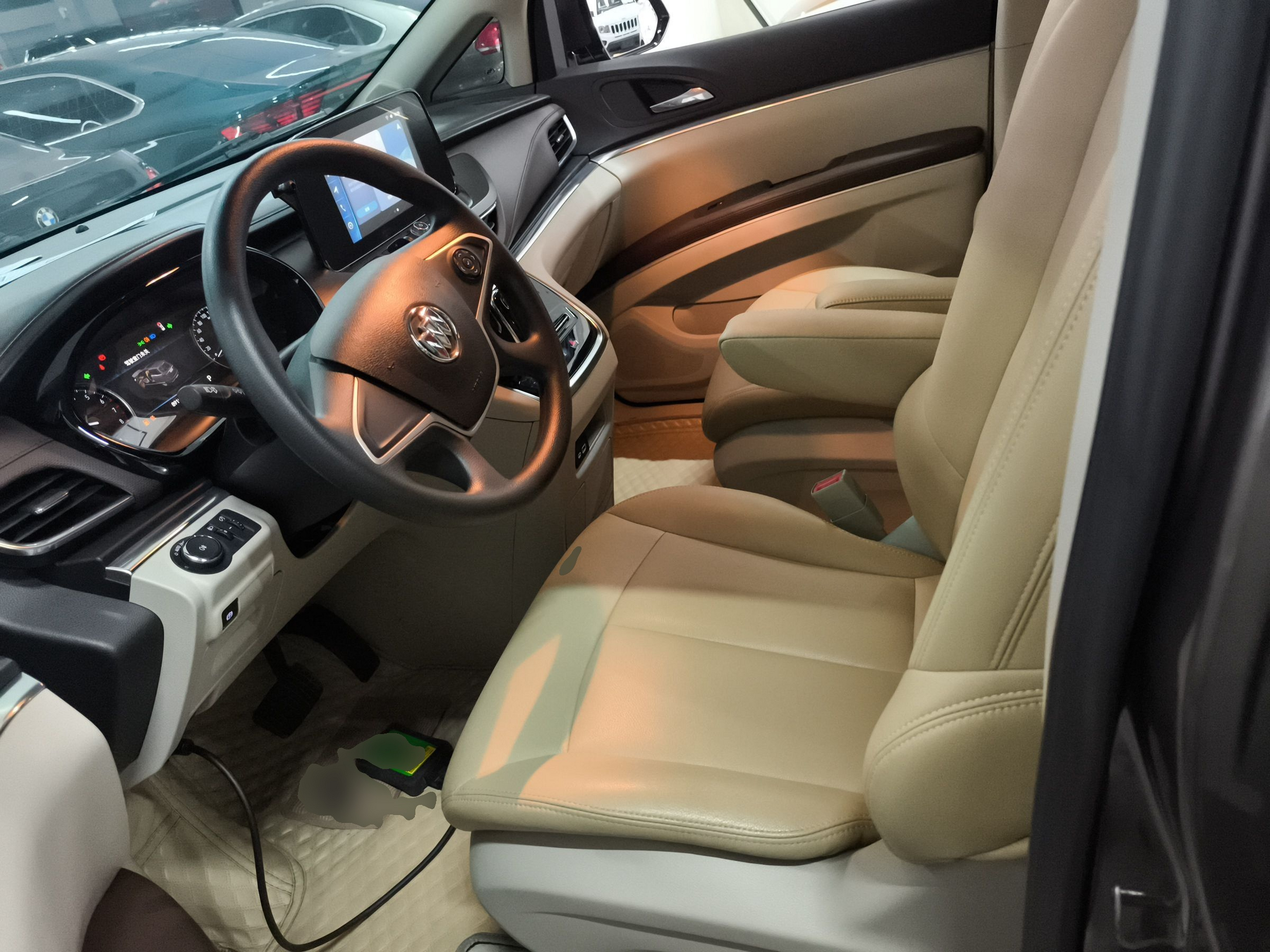 Переднее сиденье в автомобиле