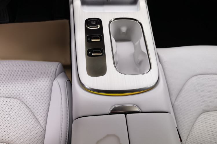 Used  SU7 2024 Rear-Drive Long-Range Intelligent Driving Version
