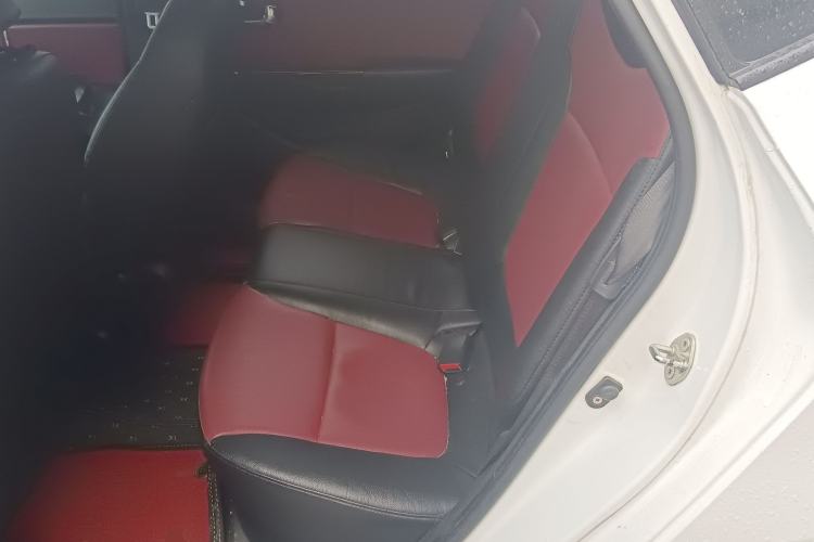 Used Kia K2 2012 Hatchback 1.4L MT Cool Edition Commemorative Model
