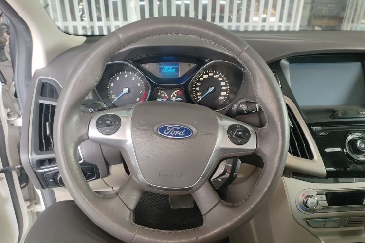 Used Ford Focus 2012 Sedan 1.6L Automatic Fashion Edition