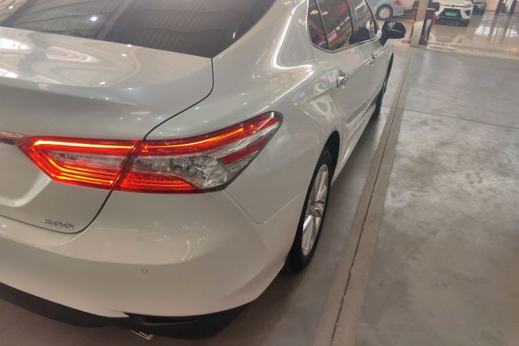 Used Toyota Camry 2021 2.0G Luxury Edition
